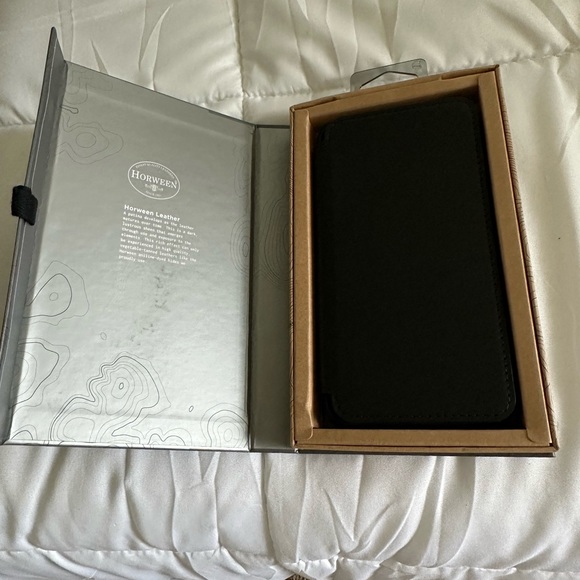 Nomad leather phone case - Picture 2 of 4